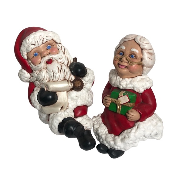 Handmade vintage ceramic sitting Mr. And Mrs. Claus - Picture 2 of 5